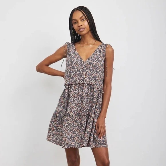 Rails Janelle Floral VNeck Tiered Mini Dress Womens Medium GrayMulti Relaxed Fit - Picture 5 of 14